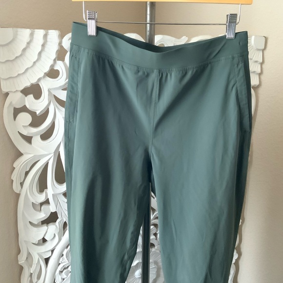 Lululemon Green Adapt to state joggers size 8 - Picture 3 of 7